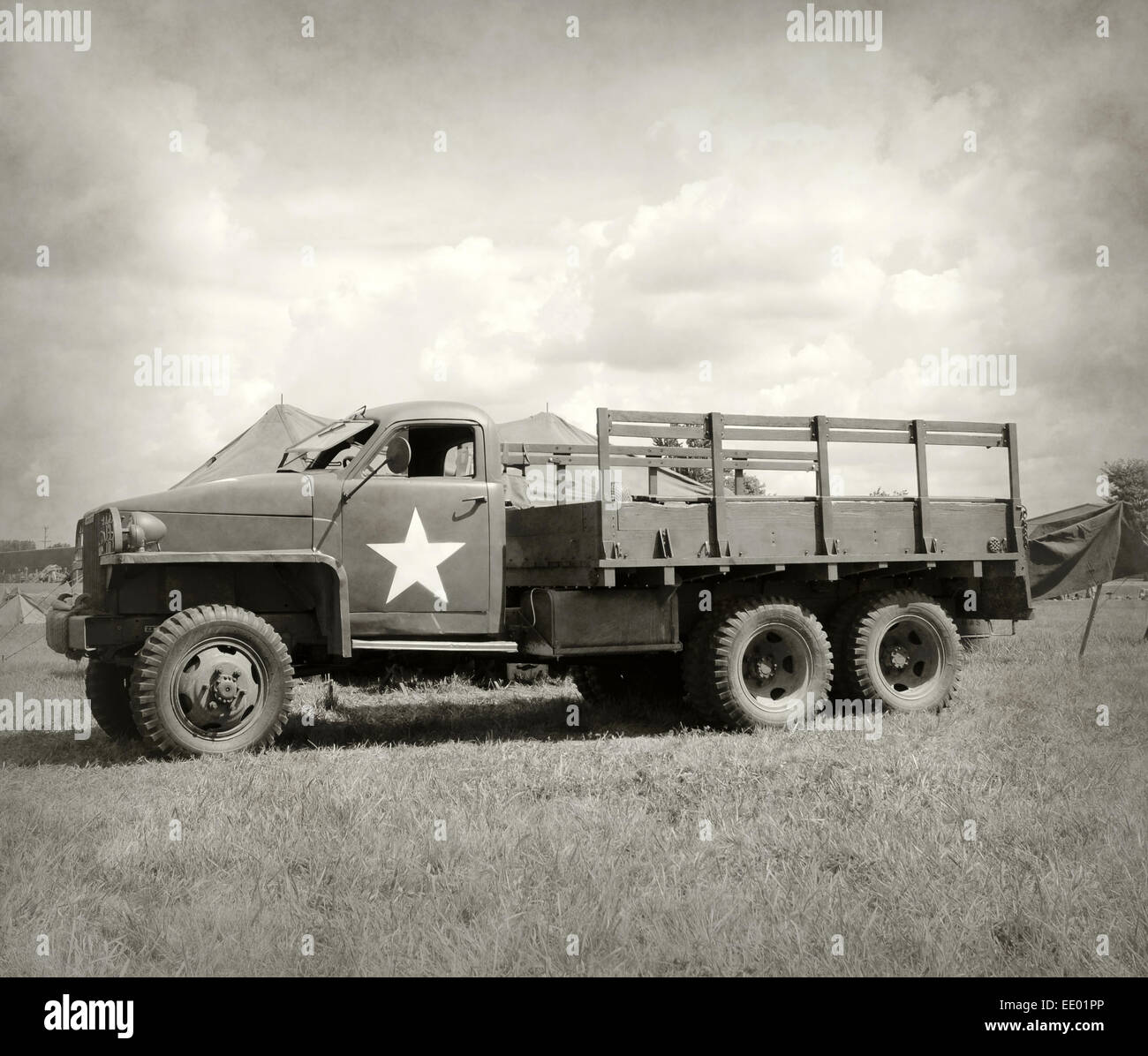 Zweiter Weltkrieg Ära Militär-LKW in einem camp Stockfoto