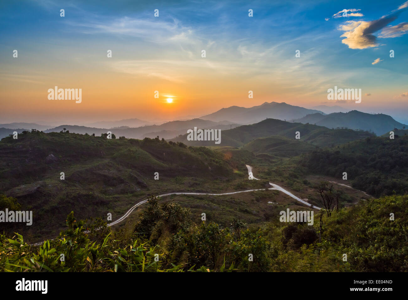 Der lange Weg in das Tal Stockfoto