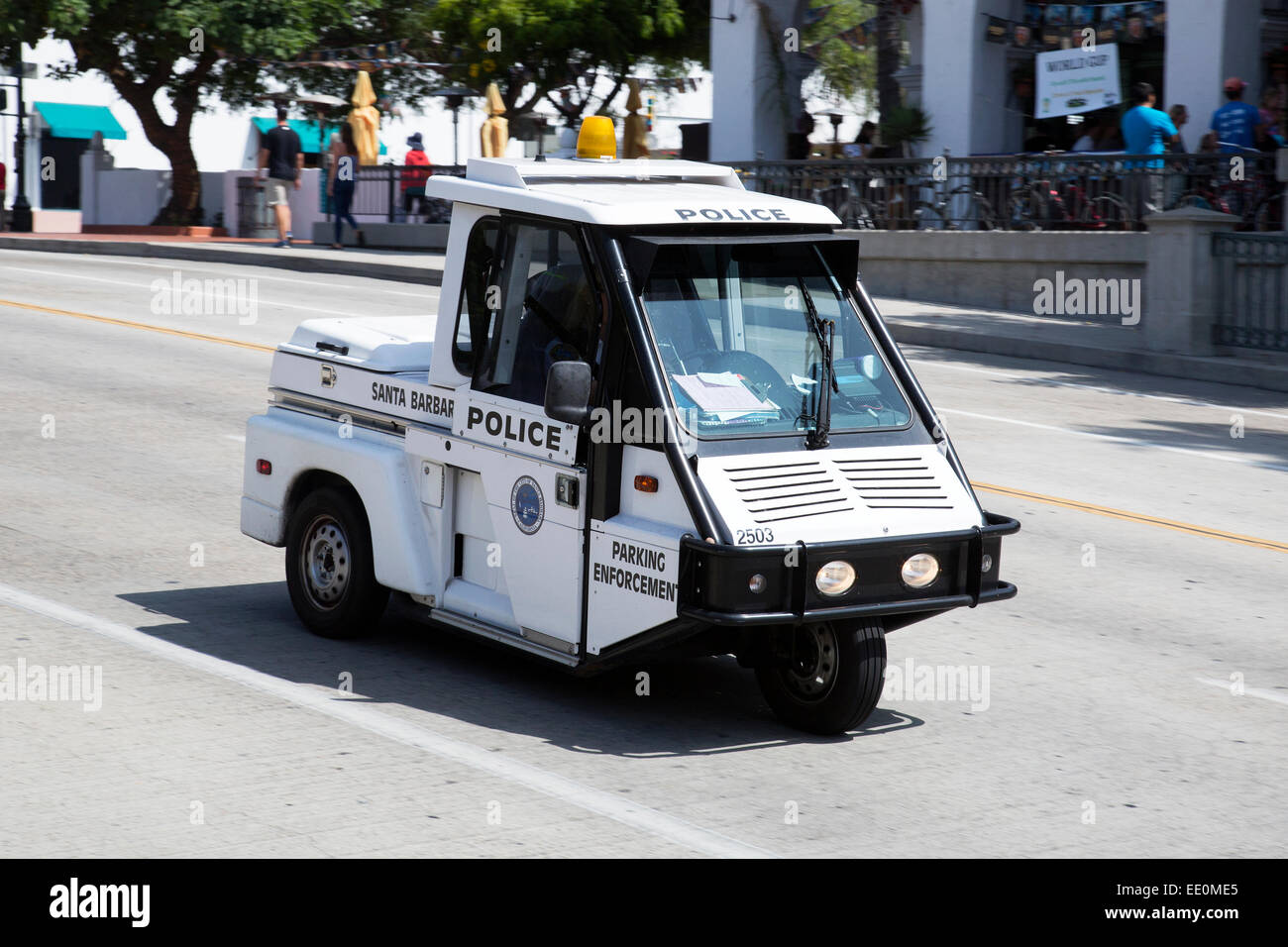 Polizei-Elektrofahrzeug auf State Street, Santa Barbara, Kalifornien Stockfoto