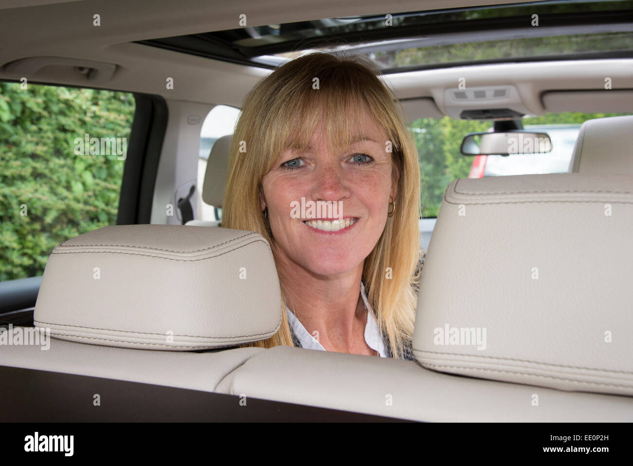 Kopfstütze Auf Einem Autositz Stockfoto - Bild von fahrzeug