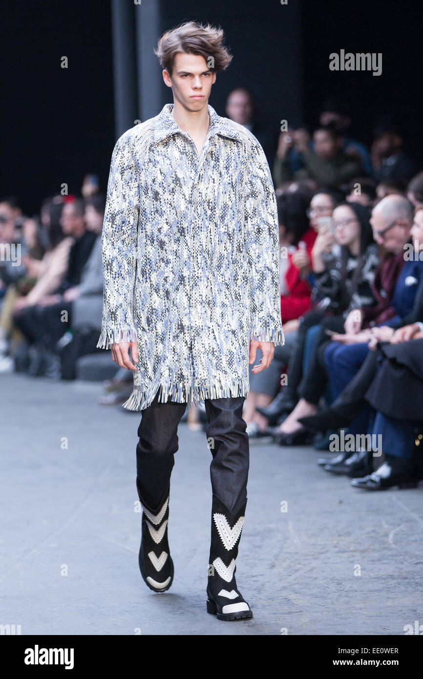 Das alte Büro, London UK sortieren. 12. Januar 2015. Xander Zhou Catwalk Show im Londoner Sammlungen: Männer-Herbst-Winter-2015. Bildnachweis: Chris Yates/Alamy Live-Nachrichten Stockfoto