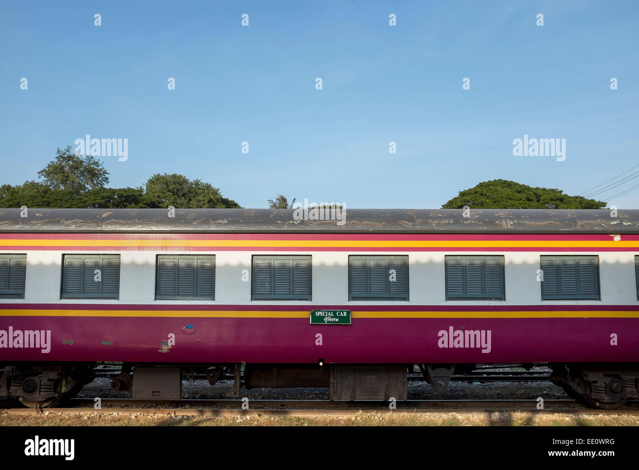 Spezielle Auto Zug Wagen am Bahnhof in Kanchanaburi, Thailand Stockfoto