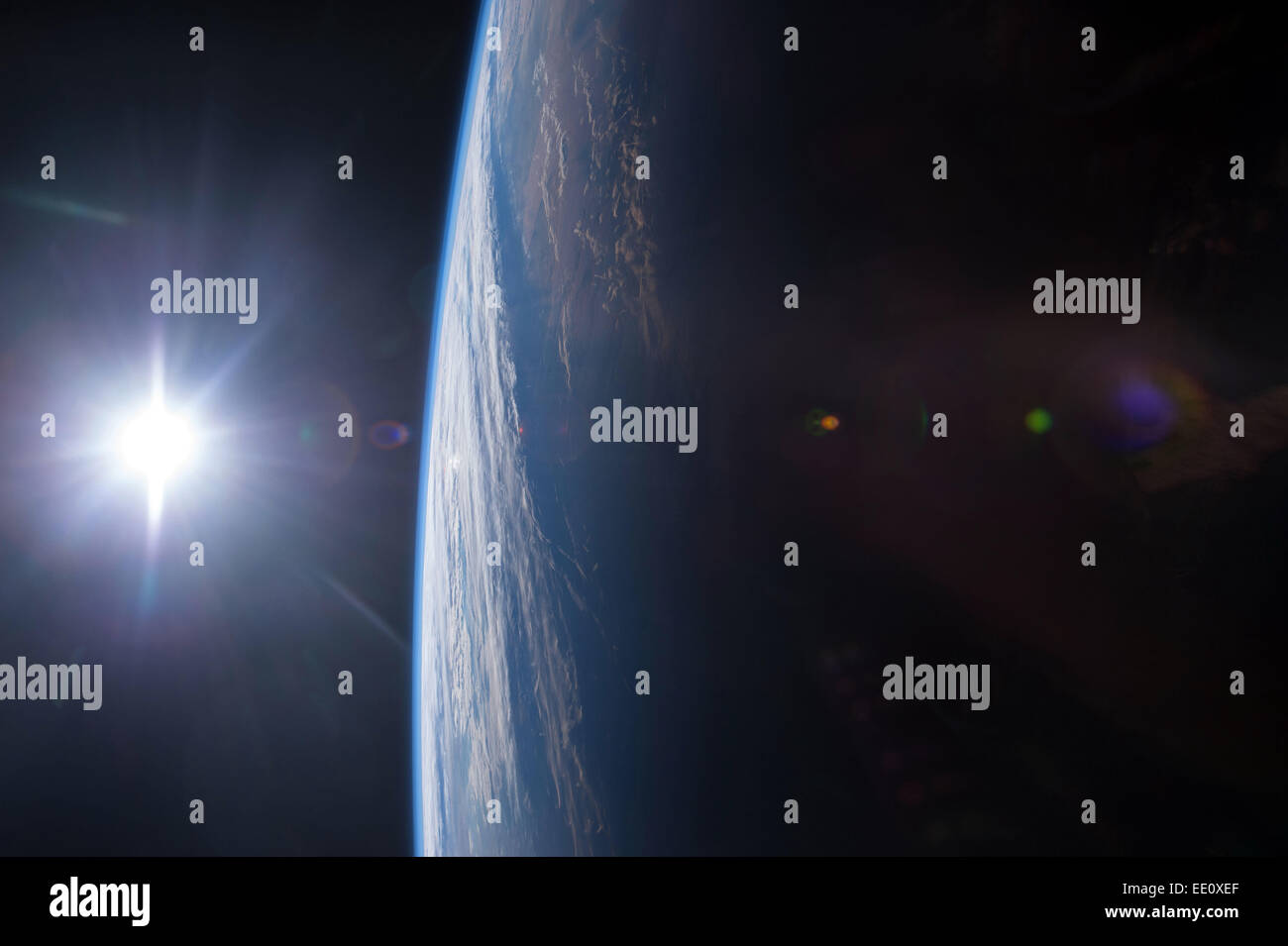 Sonnenaufgang vom Weltraum aus gesehen Stockfoto