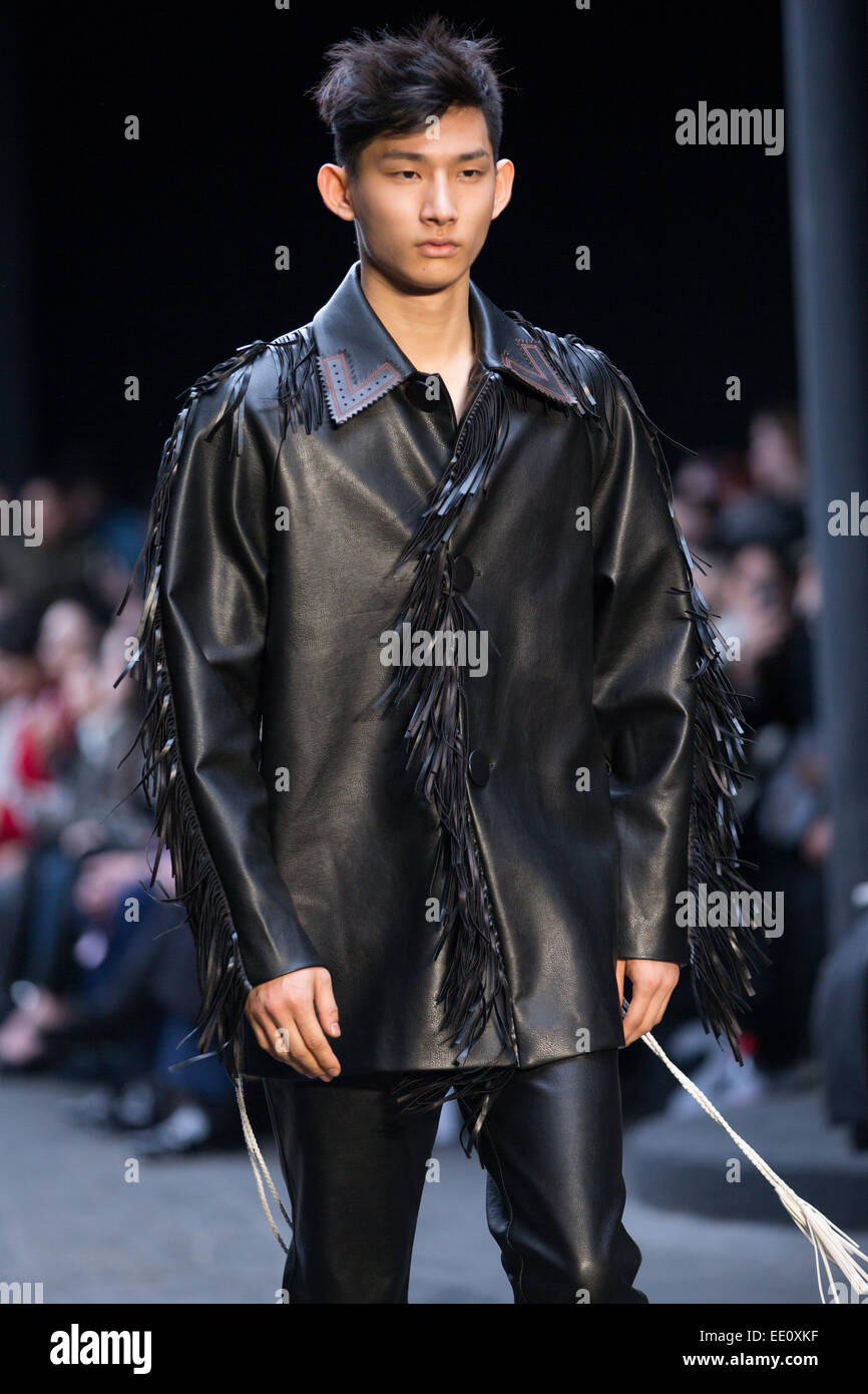 Das alte Büro, London UK sortieren. 12. Januar 2015. Xander Zhou Catwalk Show im Londoner Sammlungen: Männer-Herbst-Winter-2015. Bildnachweis: Chris Yates/Alamy Live-Nachrichten Stockfoto