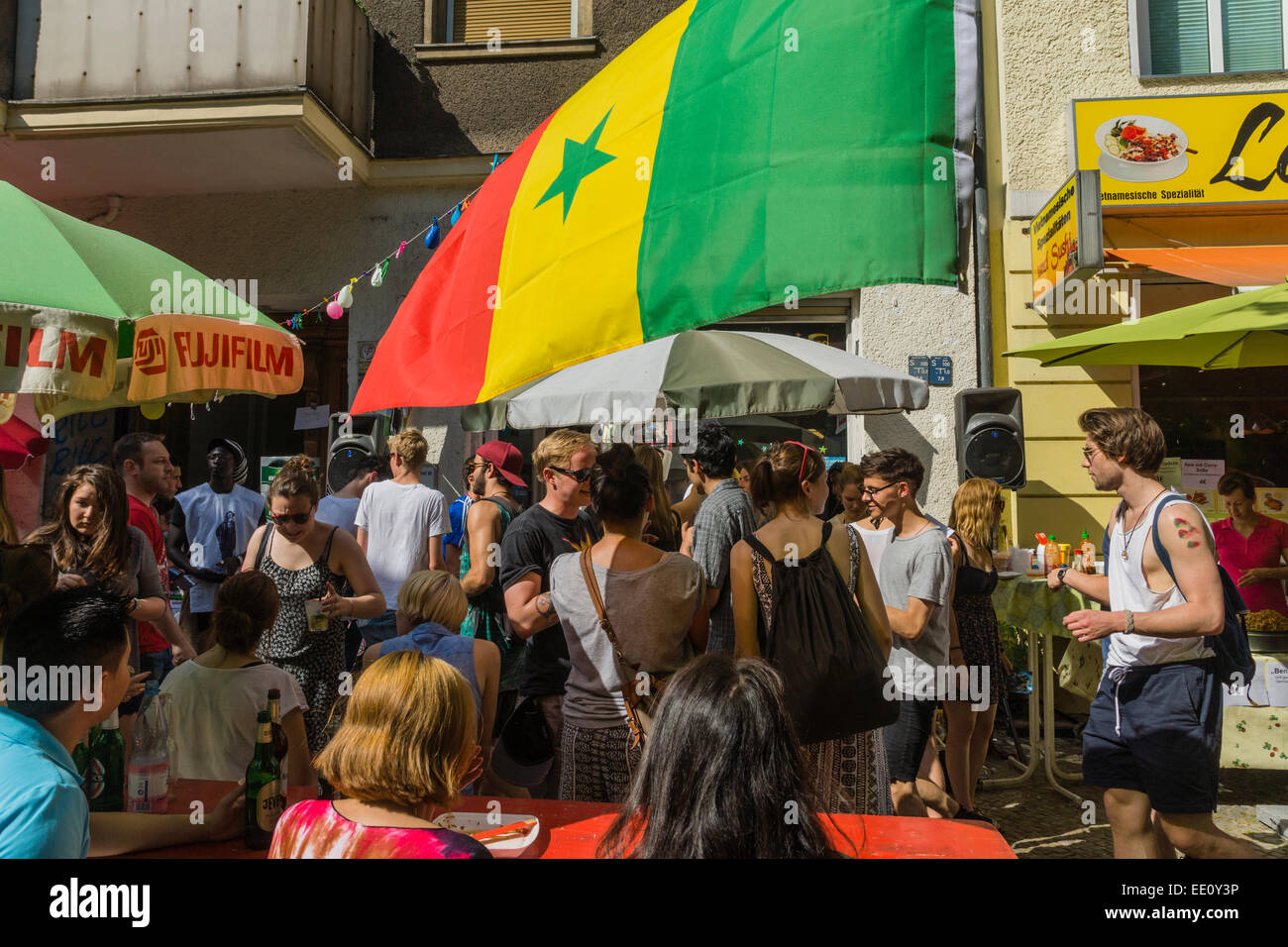 Jährliche Straßenparade "Karneval der Kulturen" durch Kreuzberg, Berlin, Deutschland Stockfoto