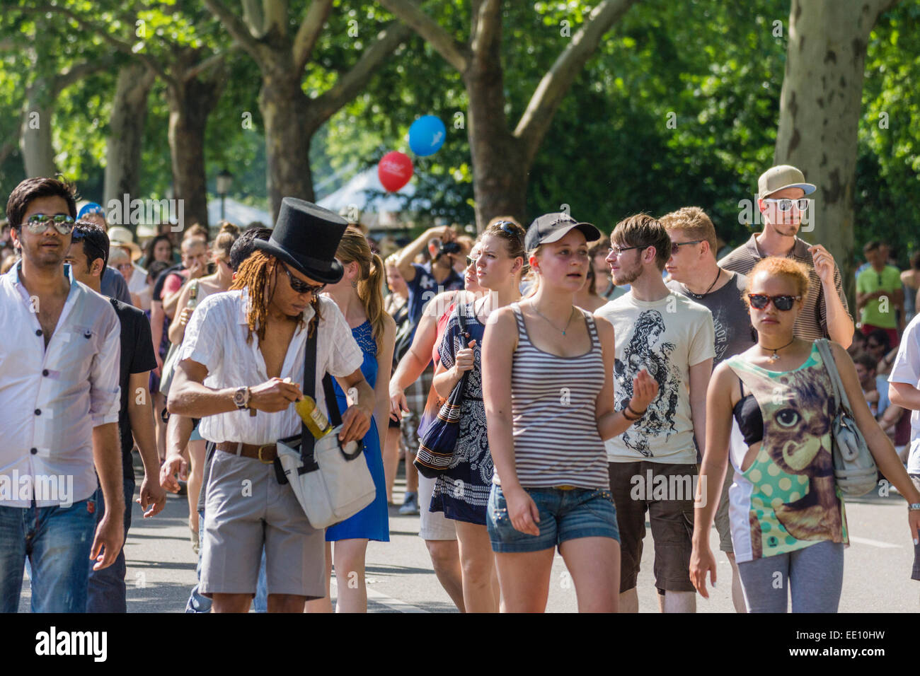 Jährliche Straßenparade "Karneval der Kulturen" durch Kreuzberg, Berlin, Deutschland Stockfoto