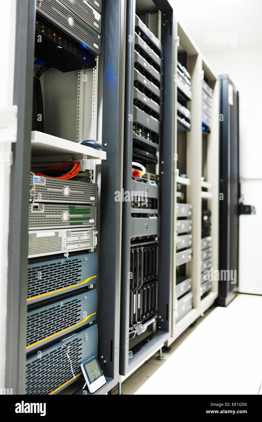 Netzwerk-Servern im Datenraum. Stockfoto