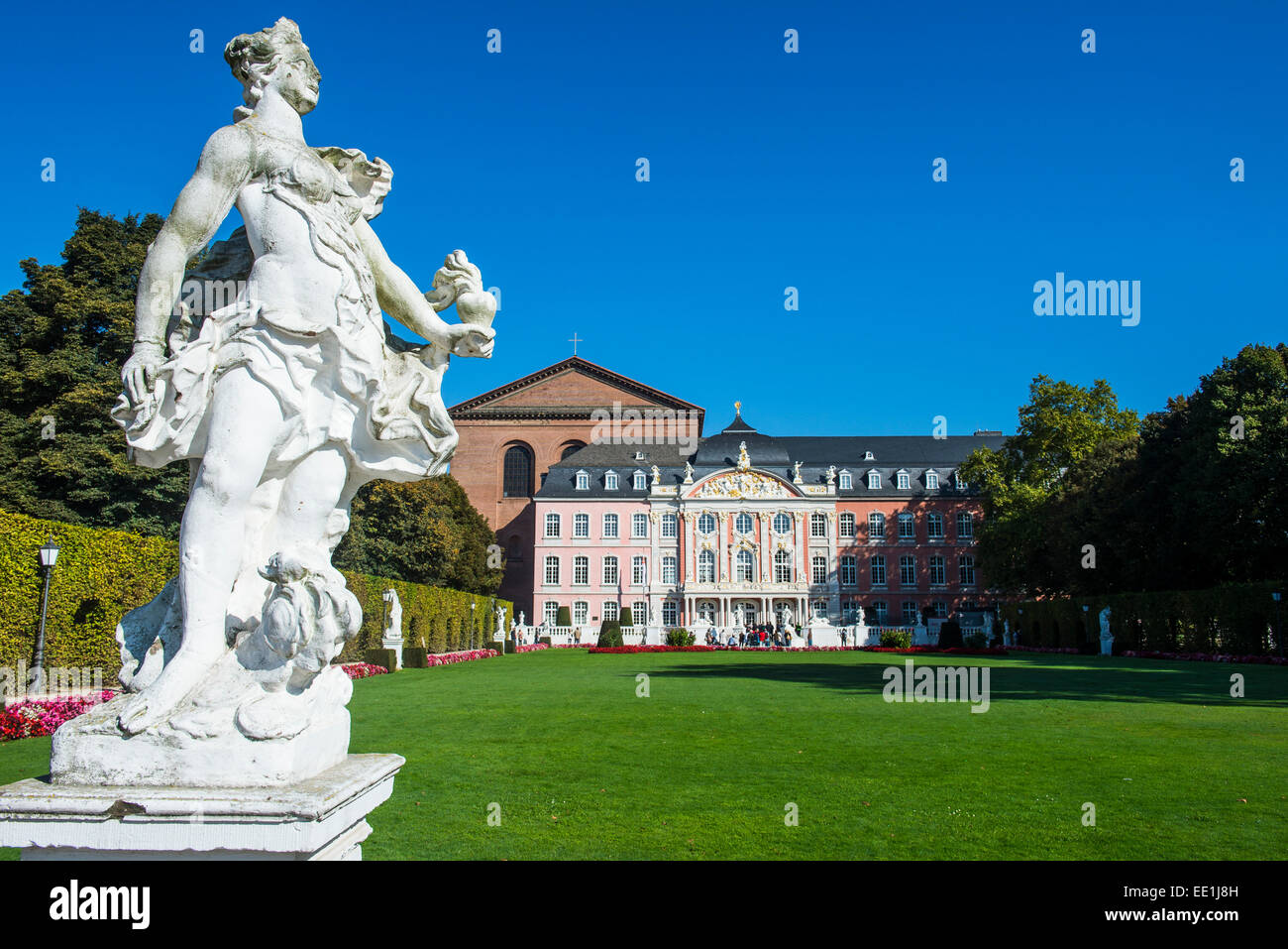 Folgten Gärten vor dem Palast von Trier, Trier, Mosel Tal, Rheinland-Pfalz, Deutschland, Europa Stockfoto