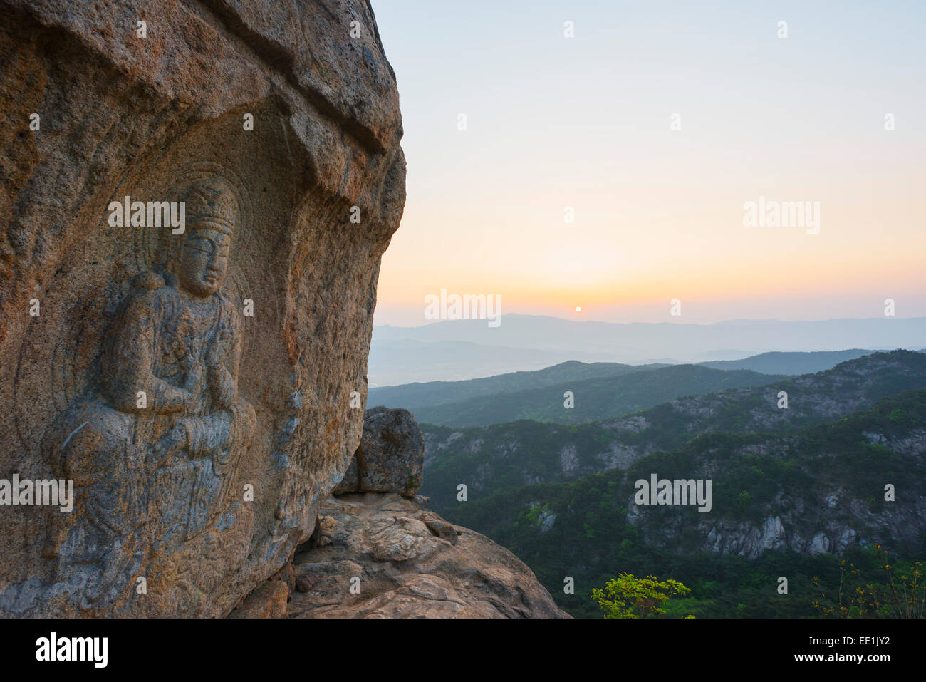 Felsen geschnitzt Buddha Statue, UNESCO-Weltkulturerbe, Berg Namsan Nationalpark, Gyeongju, Gyeongsangbuk-Do, Südkorea, Asien Stockfoto