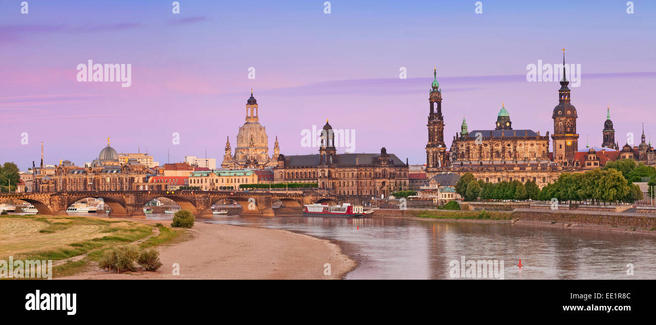 Dresden. Panorama-Bild von Dresden im Sommer Sonnenuntergang. Stockfoto