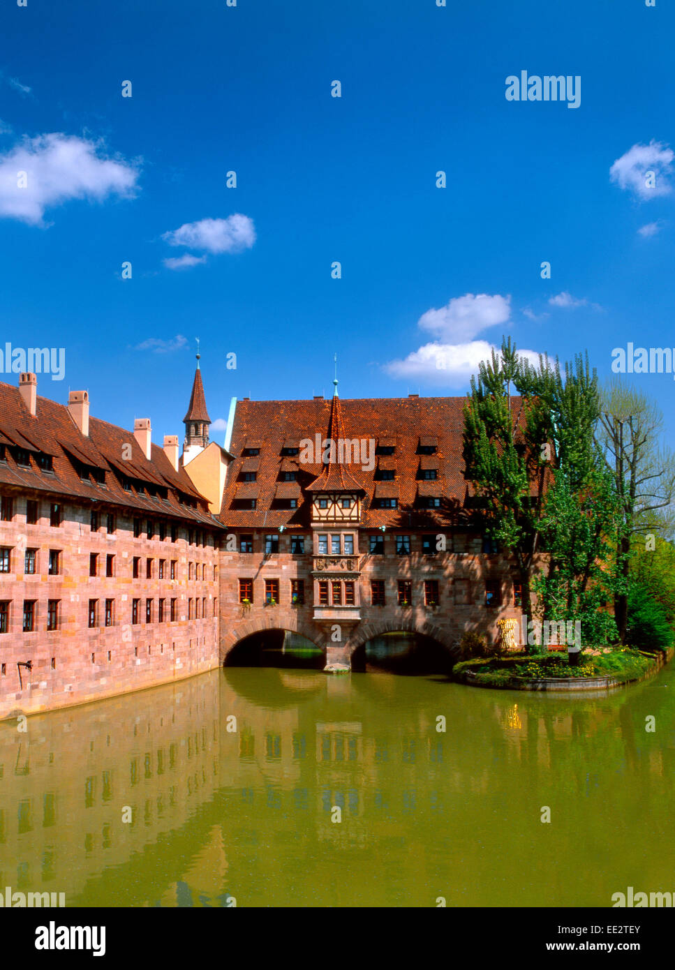 Nürnberg, Bayern, Deutschland. Heilig-Geist-Spital oder Krankenhaus des Heiligen Geistes. Zerstört im 2. Weltkrieg, der 1950er Jahre wieder aufgebaut Stockfoto