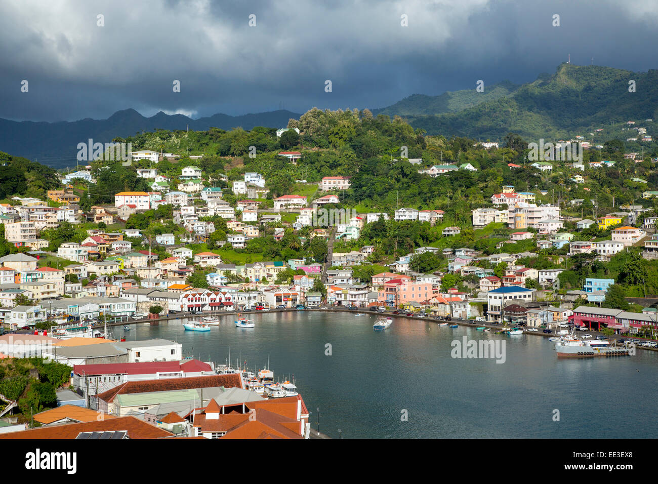 Innerer Hafen - der Carenage und Hügel Stadt von Saint Georges, Grenada, West Indies Stockfoto