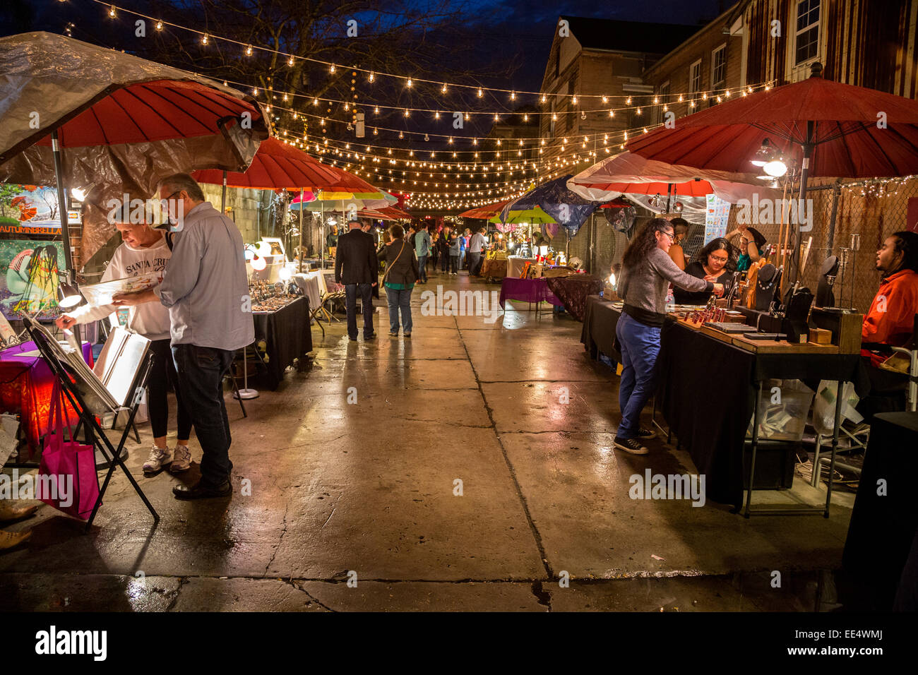 French Quarter, New Orleans, Louisiana.  Die Franzosen Kunstmarkt in der Nacht. Stockfoto