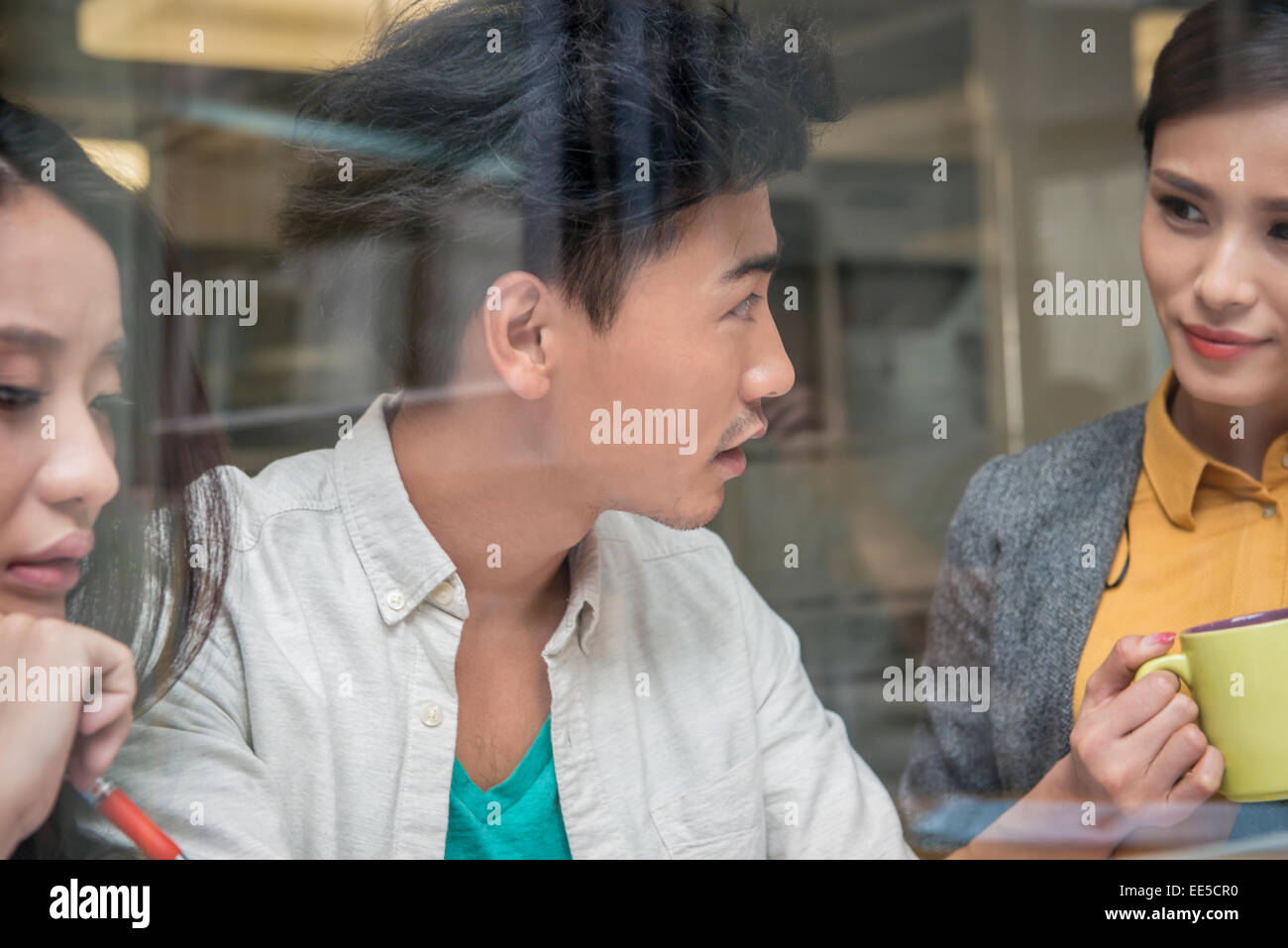 Creatives mit informellen Treffen Stockfoto