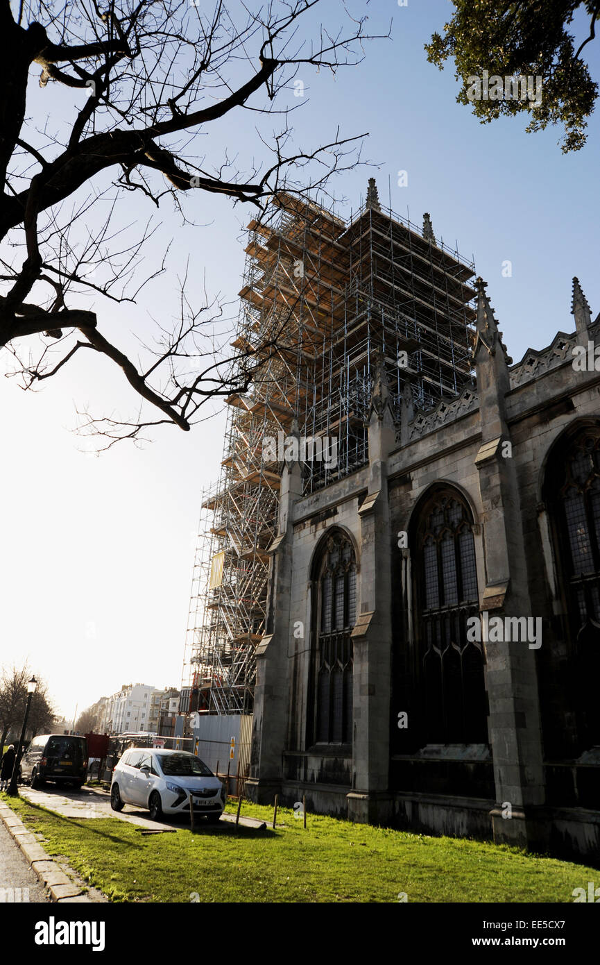 St.-Peter Kirche in Brighton ist zur Gänze im Gerüstbau im Moment wie Deutschland 2015 Renovierungsarbeiten durchgeführt wird Stockfoto