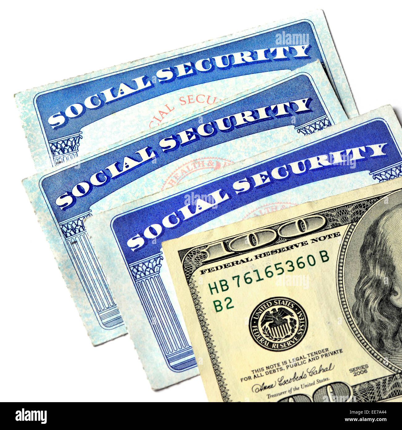 Detail der mehrere Sozialversicherungskarten und Bargeld Geld symbolisiert Ruhestand Rente finanzielle Sicherheit Stockfoto