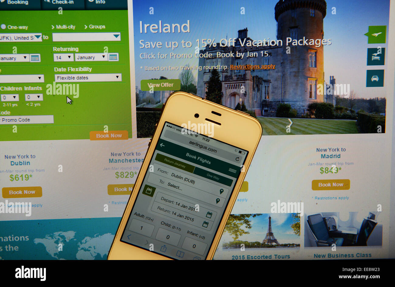 Aerlingus Website mit dem Iphone Stockfoto