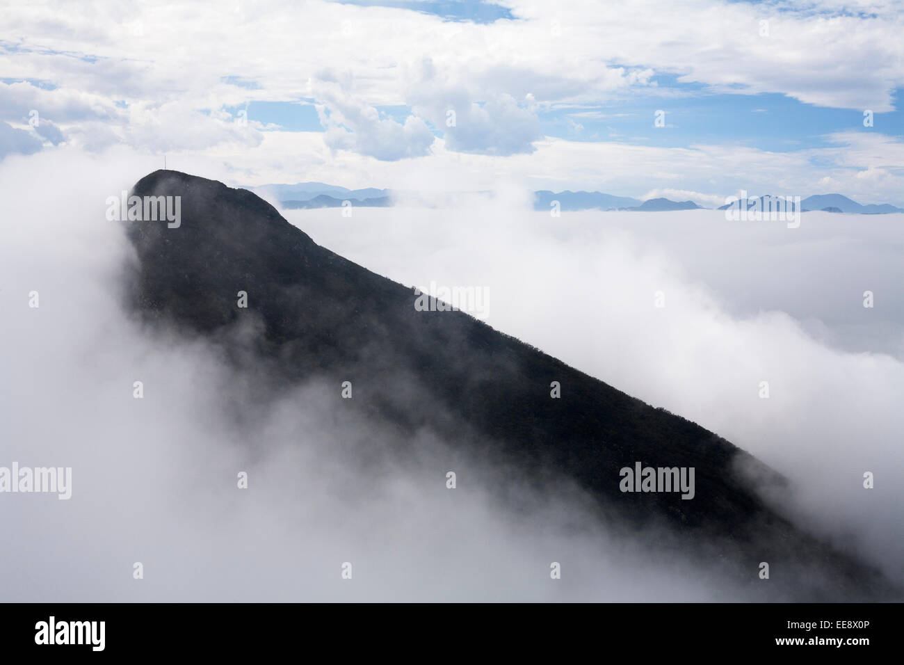 El Pico Norte oder The North Peak der Cerro De La Silla über Monterrey Mexiko. Stockfoto