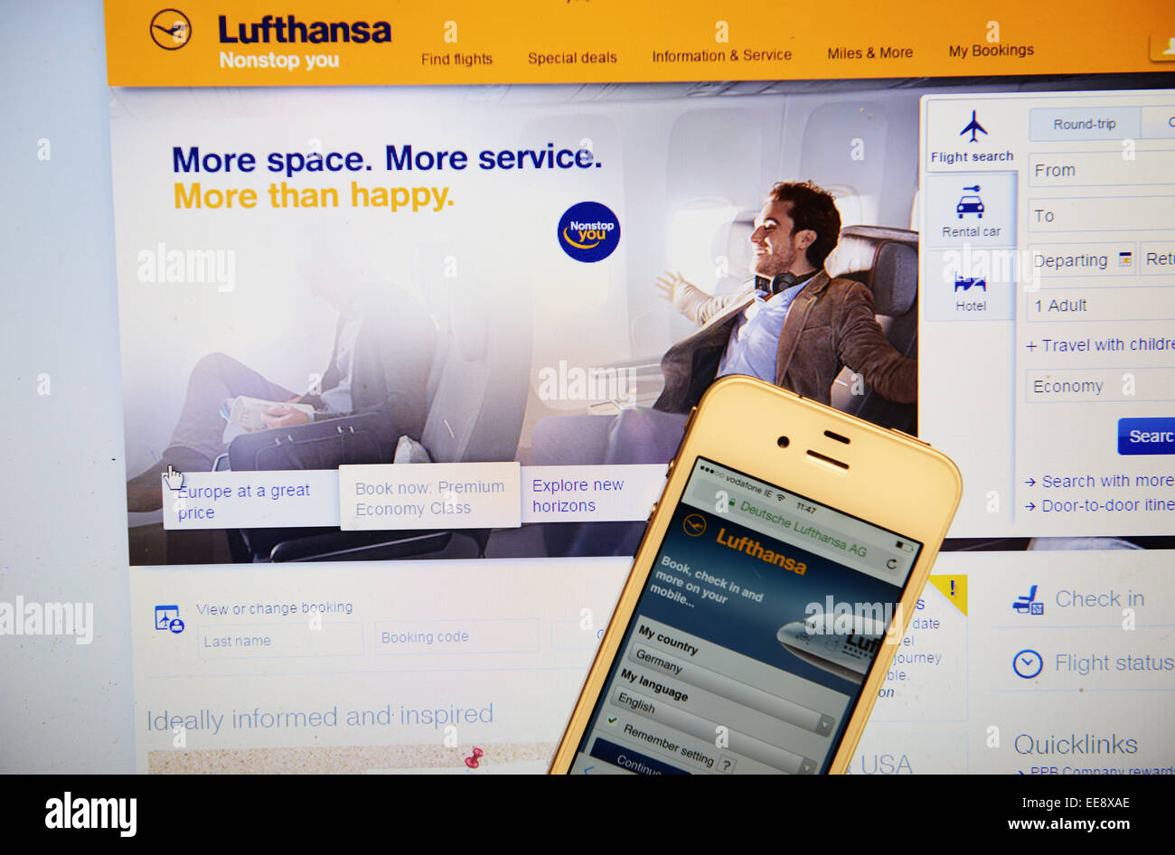Lufthansa-Website mit dem Iphone Stockfoto