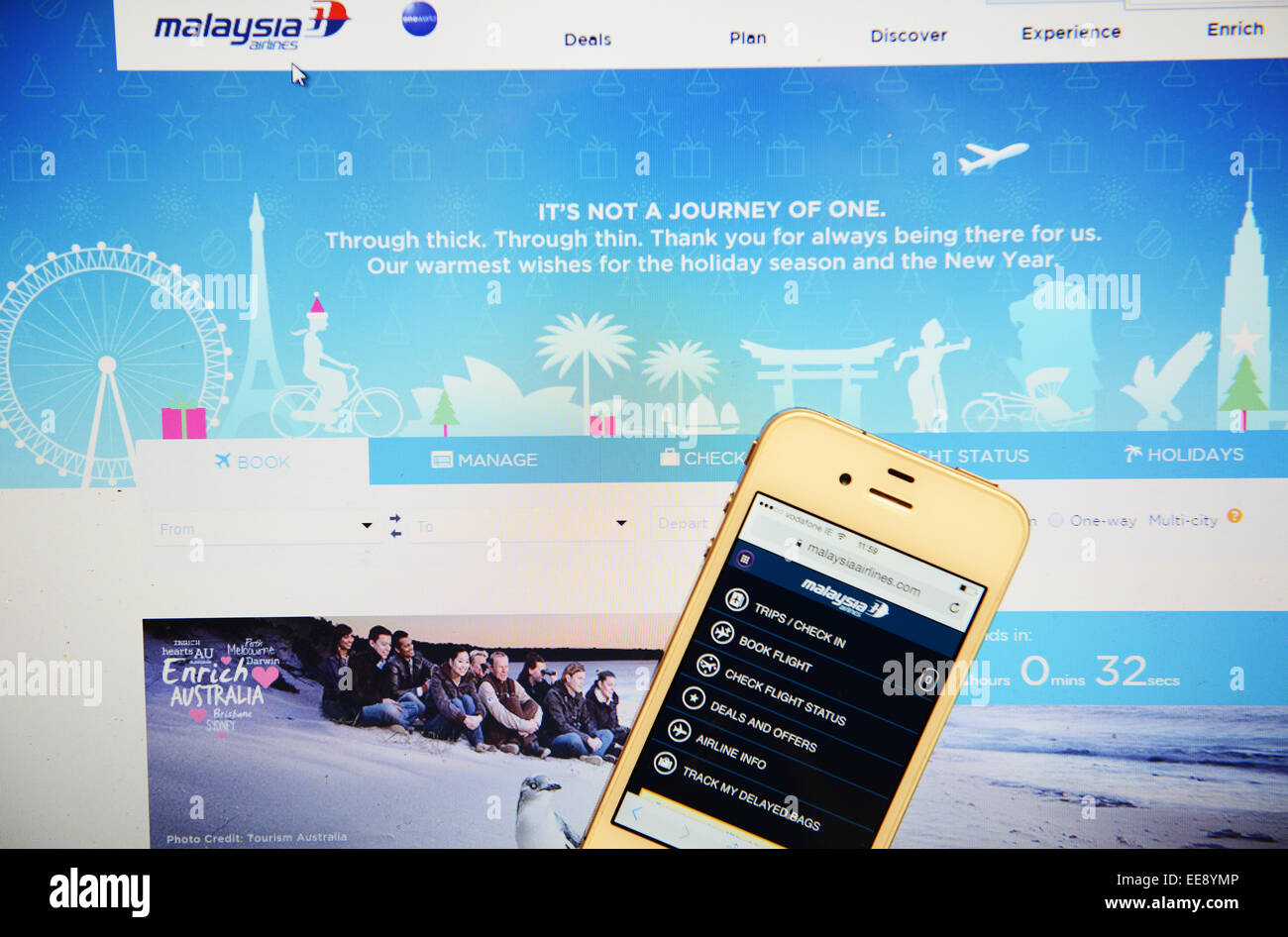 Malaysia Airlines Website mit dem Iphone Stockfoto