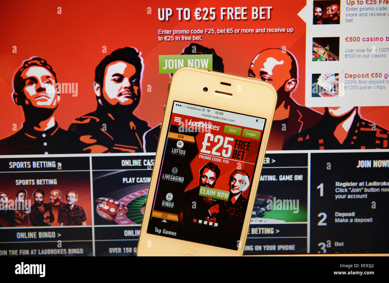 Ladbrokes Website und IPhone Stockfoto