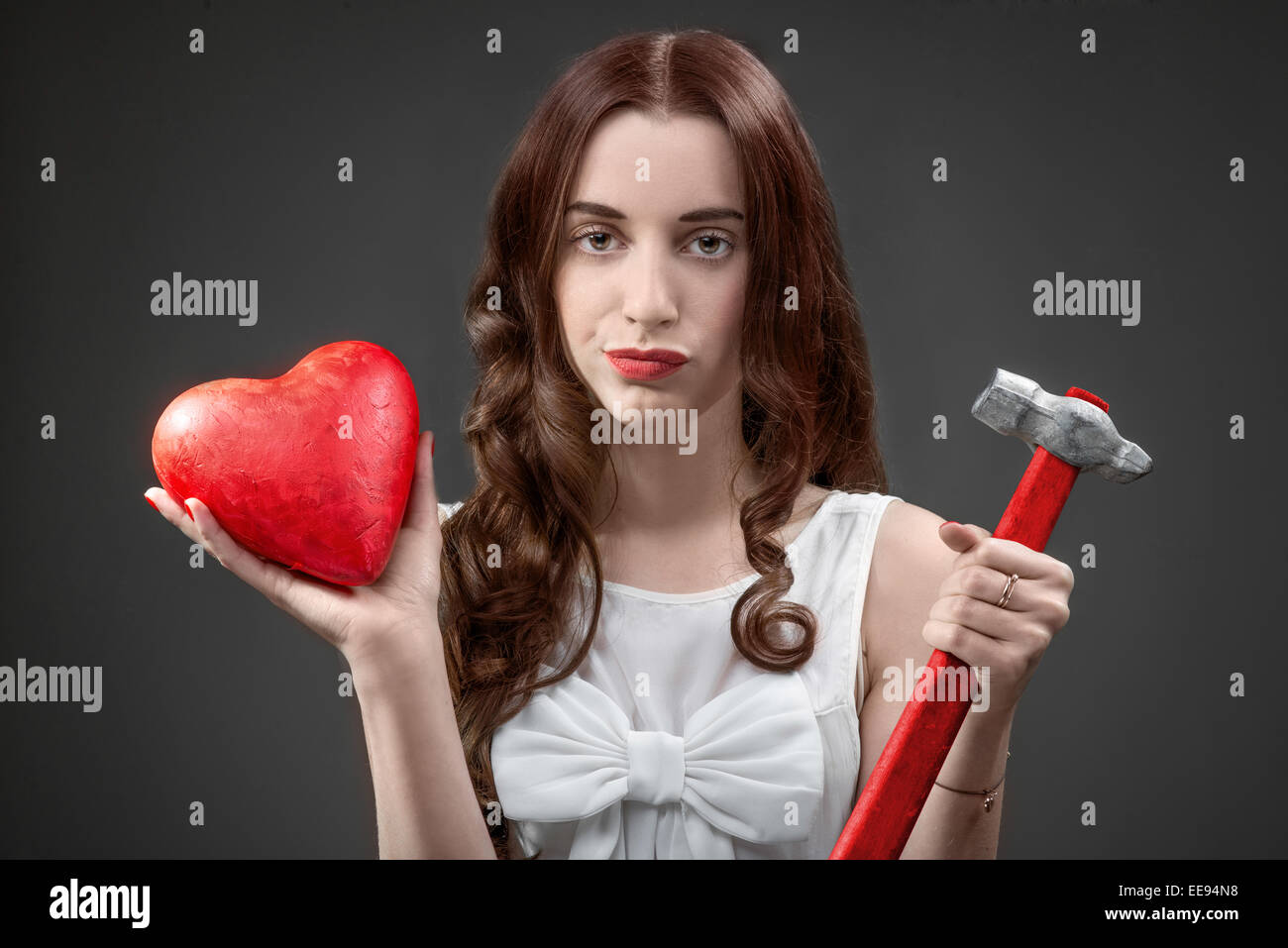 Frau mit gebrochenem Herzen Stockfoto