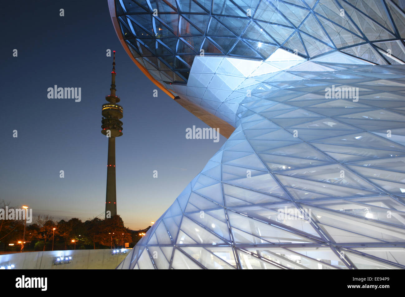 Architektur, Autohersteller, Automobilkonzern, BMW, Bau, Bauwerk, Bayern, Deutschland, Europa, Fabrik, Fernsehturm, Firma, Gebae Stockfoto