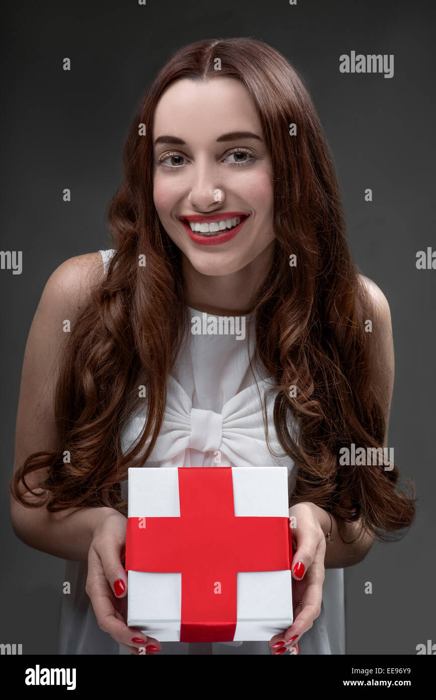 Frau mit dem roten Kreuz Stockfoto