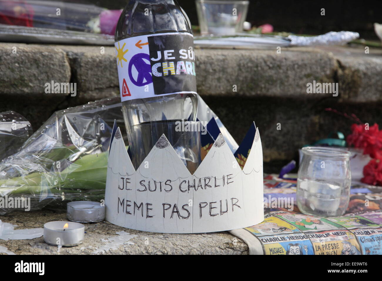 Die Stadt von Voiron nahe Grenoble ist eine Hommage an die Terroranschläge verübt durch Daesh Stockfoto