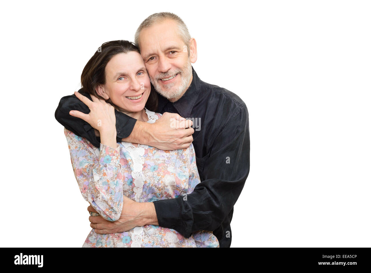 Glücklich Erwachsenen Mann und Frau Lächeln für S. Valentin Tag oder ein Jubiläum und umarmen einander. Isoliert auf weißem Hintergrund. Stockfoto