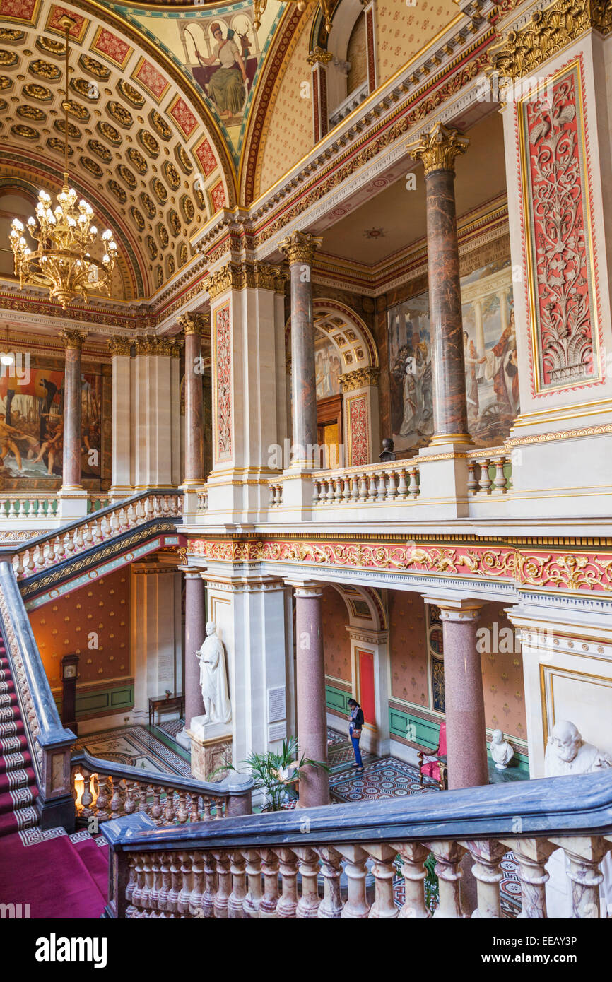 England, London, Whitehall, The Foreign Office, The Grand Staircase gestaltet von George Gilbert Scott Stockfoto