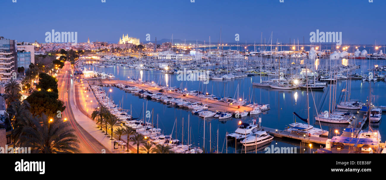 Kathedrale von Palma Bay, betrachtet über die Bucht von Palma, Mallorca, Spanien Stockfoto