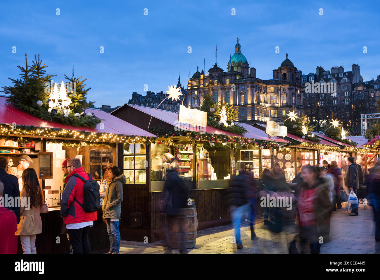Weihnachtsmarkt und feiern in den Princes Street Gardens, Edinburgh Stockfoto