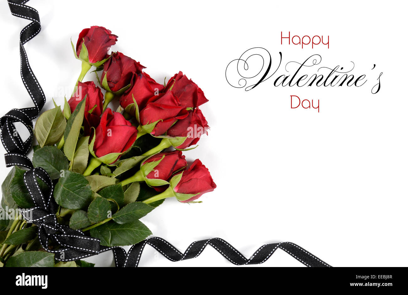 Happy Valentines Day Strauß roter Rosen auf weißem Hintergrund mit Beispieltext. Stockfoto