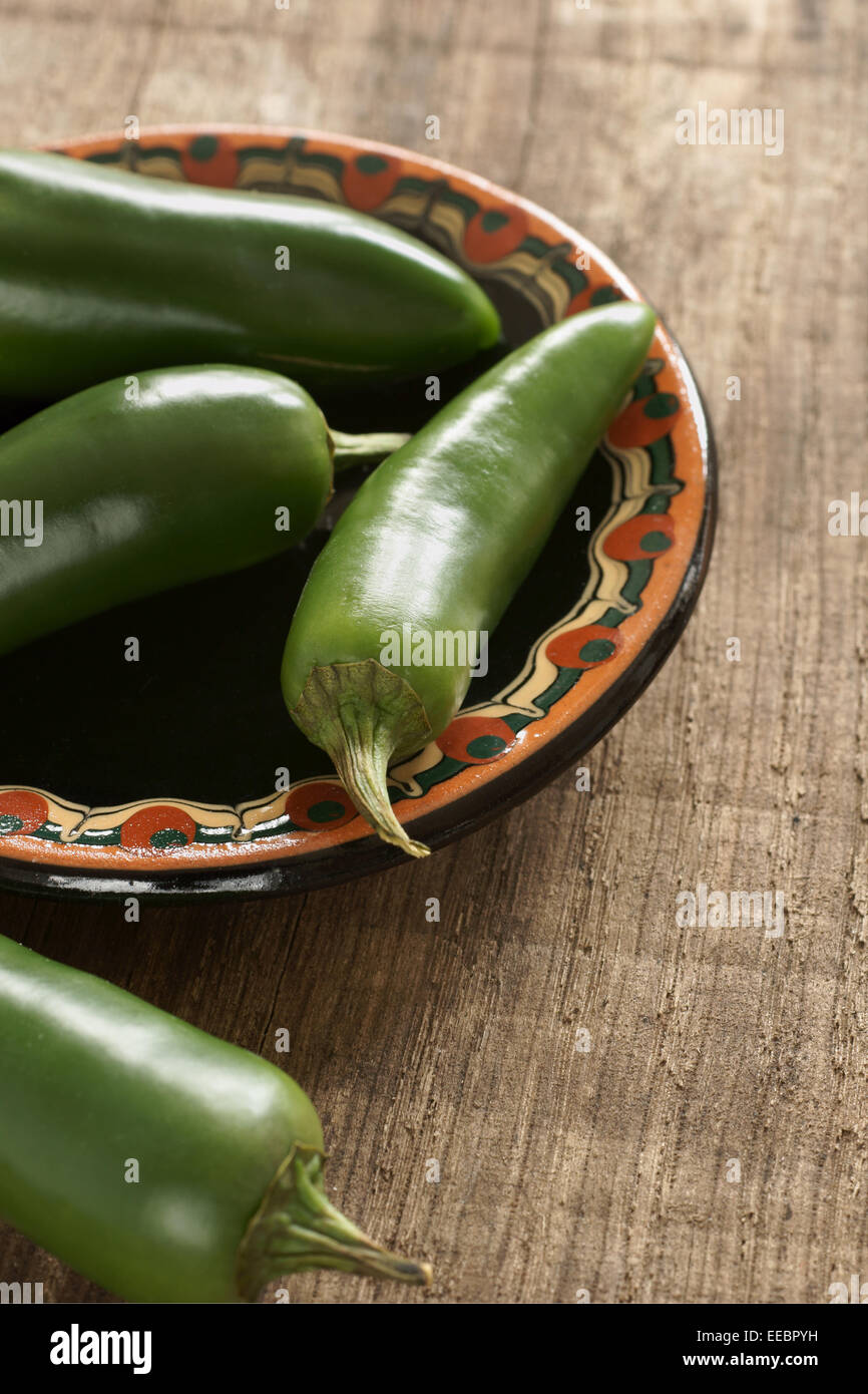 Grüne Jalapeno Chilis beliebte Zutaten in mexikanischen und lateinamerikanischen Küche Stockfoto