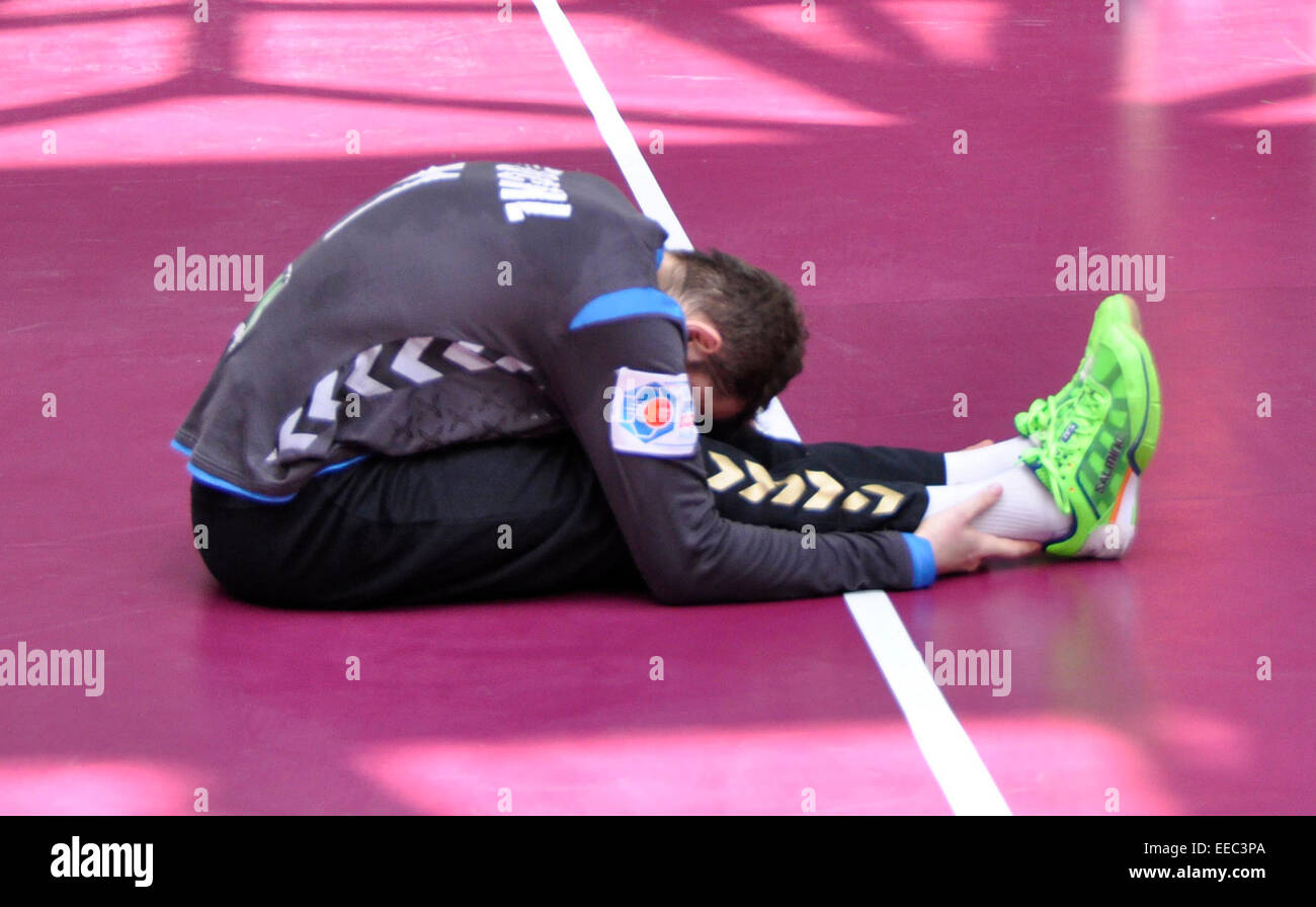 Katar, Doha. 15. Januar 2015. Torwart der Tschechischen Nationalmannschaft trainiert Petr Stochl vor der Männer-Handball-Welt-Meisterschaft mit Frankreich in Katar, Doha, Katar, 15. Januar 2015. © Peter Havlik/CTK Foto/Alamy Live-Nachrichten Stockfoto