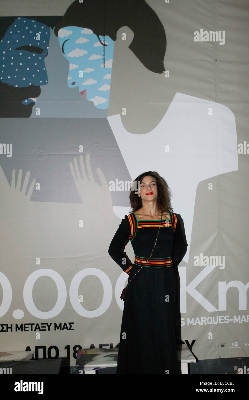 Britische Schauspielerin und Sängerin NATALIA TENA kommt für Athen-Premiere von "10.000 km lange Strecke". Stockfoto