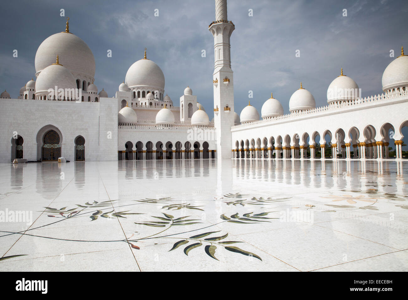 Die wichtigsten Platz der Moschee Sheikh Zayed, Abu Dhabi, Vereinigte Arabische Emirate Stockfoto