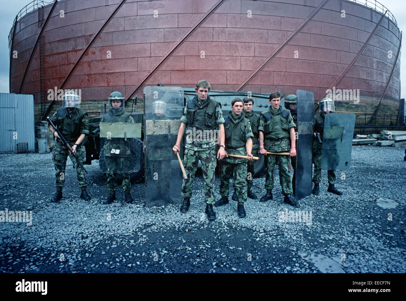 BELFAST, NORDIRLAND - JUNI 1976. Britische Armee entreißen Kader in Unruhen verwendet, um verdächtige zu verhören während der Unruhen, Nordirland zu greifen. Stockfoto