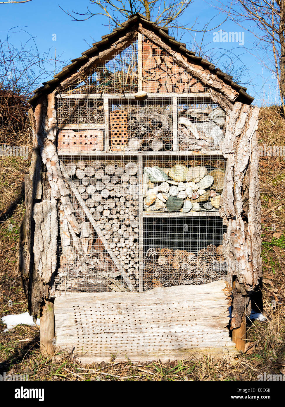 Bild eines künstlich angelegten Hauses für Insekten Stockfoto