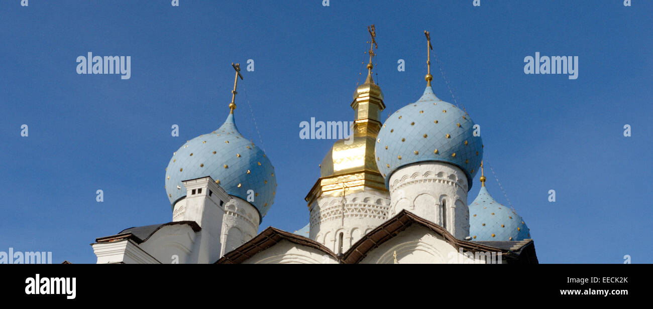 Das Zwiebelmuster traditionelle Turm Spitzen der Blagoweschenskij Kathedrale Kasaner Kreml Stockfoto