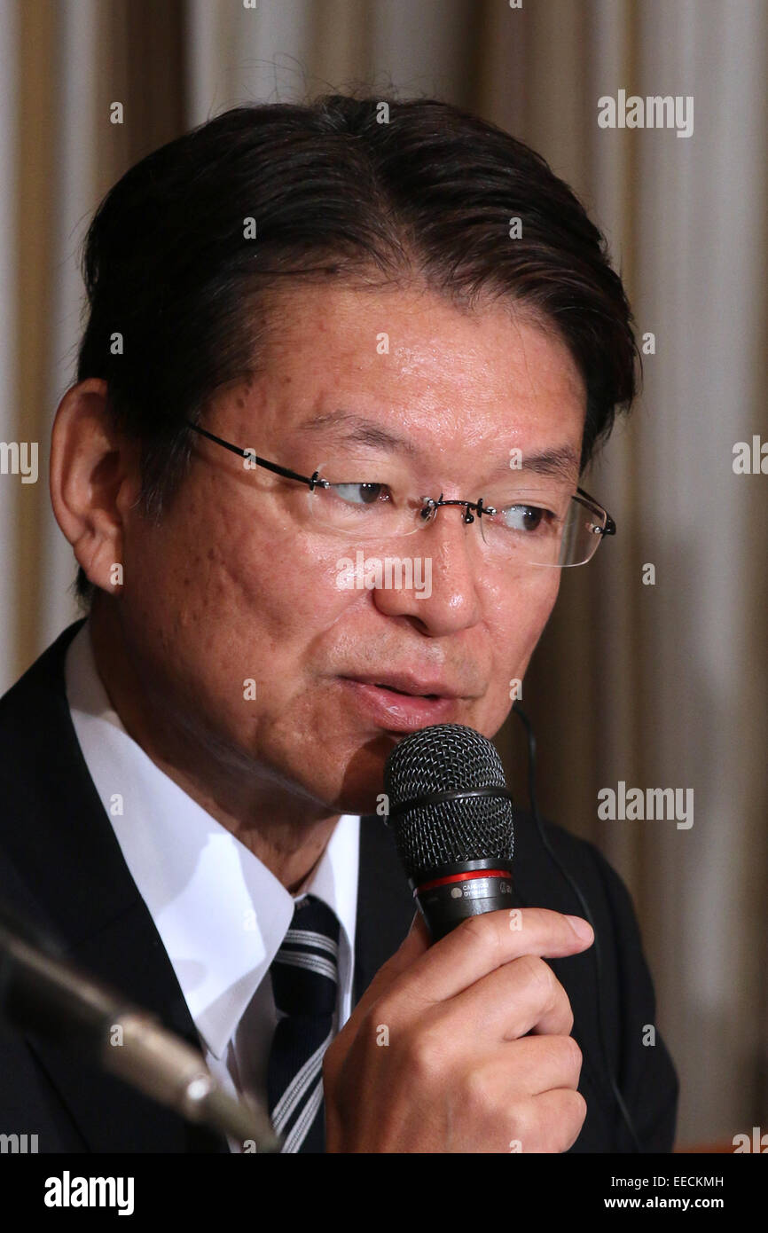 Tokyo, Donnerstag. 15. Januar 2015. Akira Nagatsuma, ein Kandidat für den Führer der oppositionellen Demokratischen Partei Japans, spricht während einer Pressekonferenz am The Foreign Correspondents Club of Japan in Tokio, Donnerstag, 15. Januar 2015. © Yuriko Nakao/AFLO/Alamy Live-Nachrichten Stockfoto