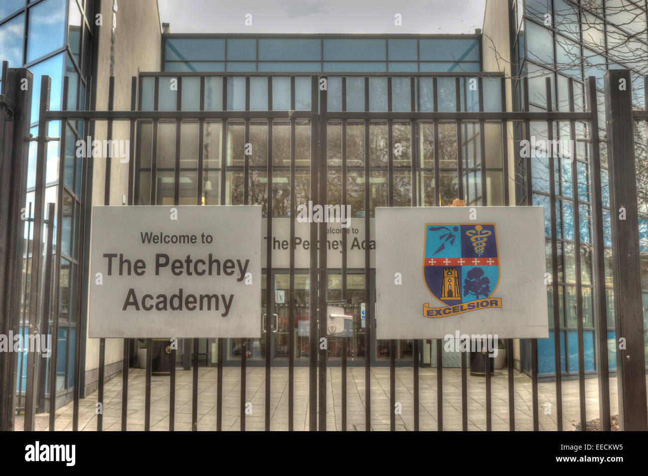 Petchey Akademie Schule Hackney.   Akademie Schule Tore Stockfoto