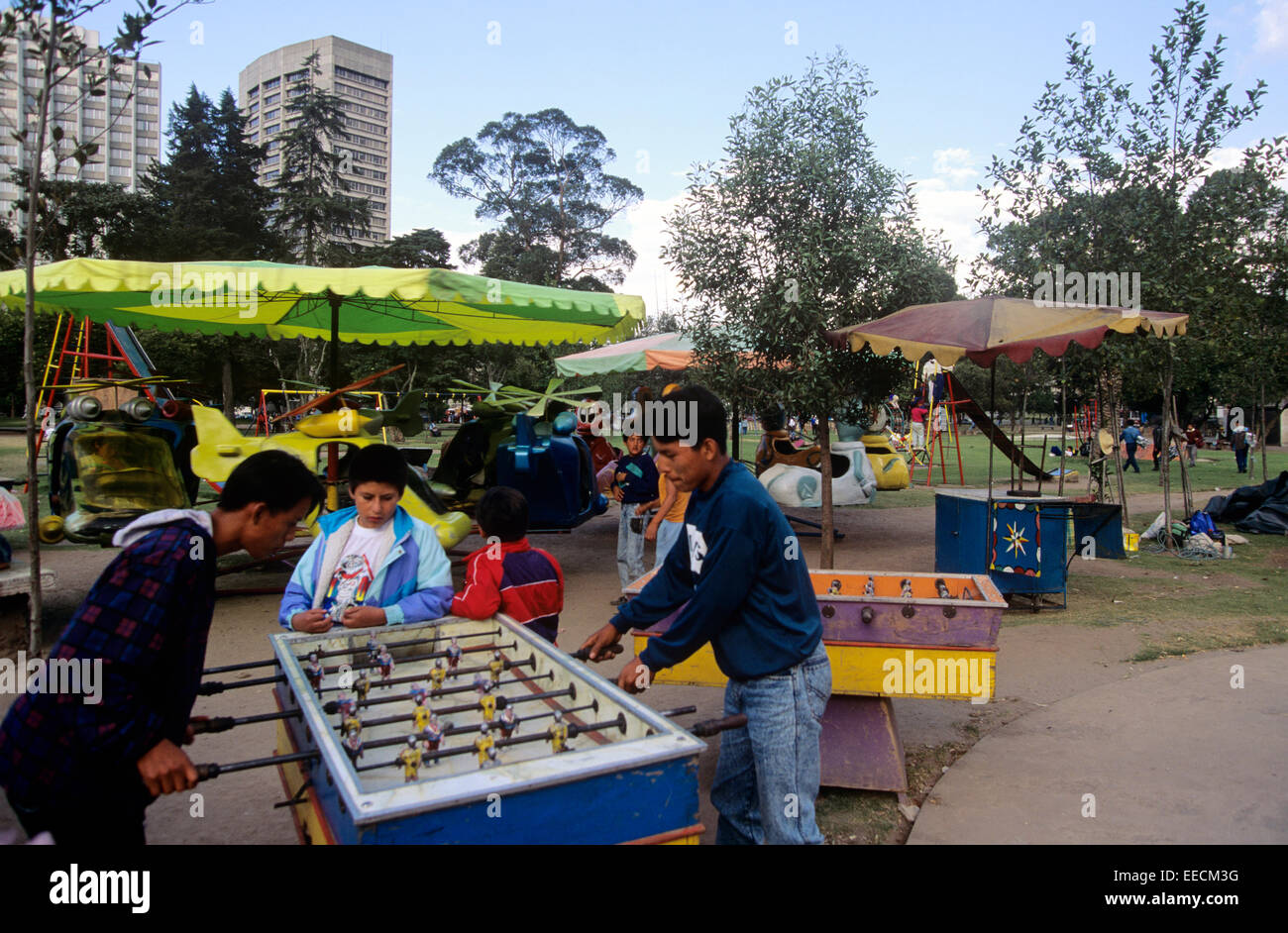 Tischfußball ist beliebt bei Quitos El Ejido-Park, Quito, Ecuador, Südamerika Stockfoto