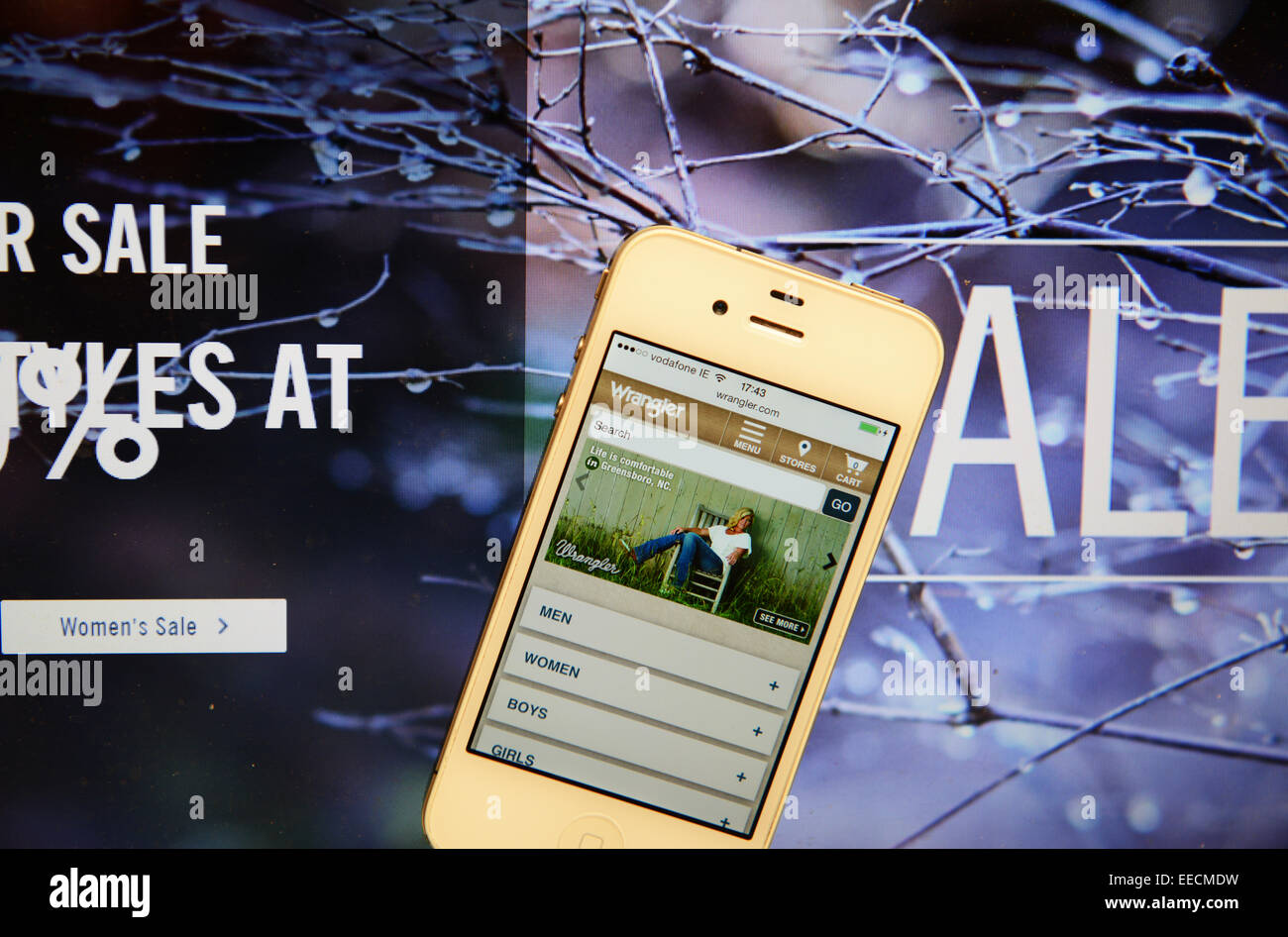 Wrangler-Website und IPhone Stockfoto