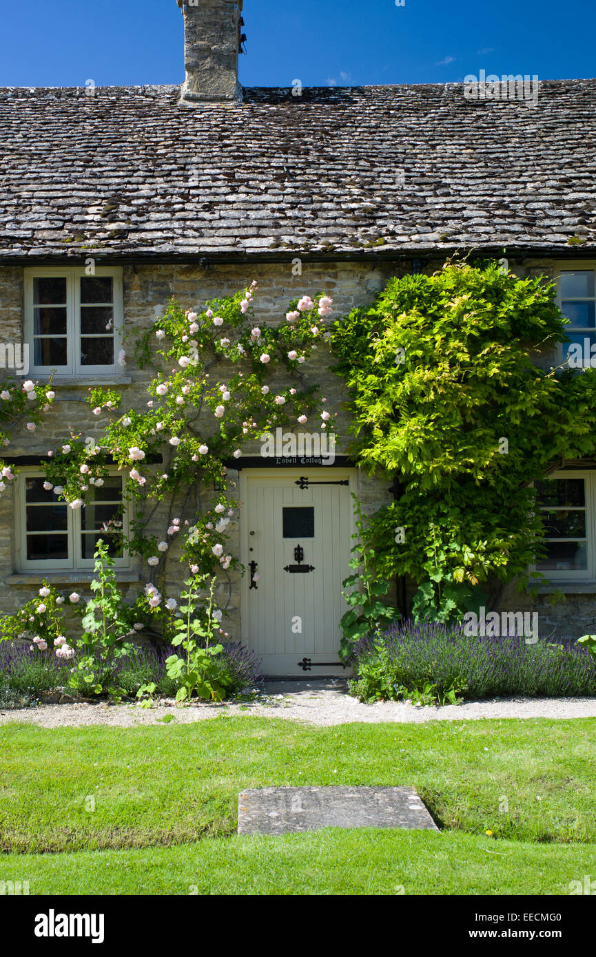 Urige traditionelle Hütte in Minster Lovell in Cotswolds, Oxfordshire, Vereinigtes Königreich Stockfoto