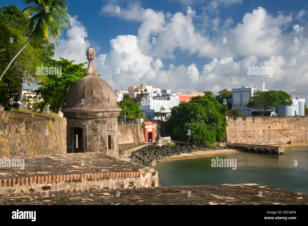 Ein Garita - Wachhäuschen, entlang der Stadtmauer der Altstadt, San Juan, Puerto Rico Stockfoto