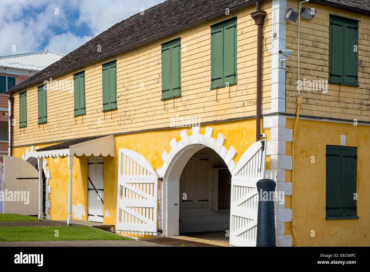 Historischen Maßstab Haus - regulierten Handel und erhobenen Zölle, entlang des Kais in Christiansted, St. Croix, Amerikanische Jungferninseln Stockfoto