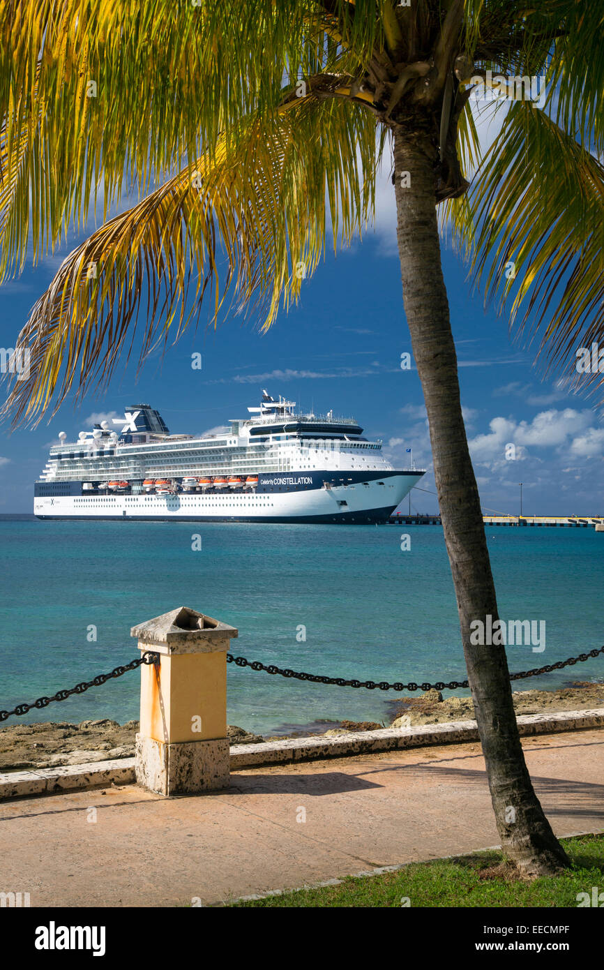 Celebrity Constellation Kreuzfahrt Schiff angedockt an Frederiksted, St. Croix, Amerikanische Jungferninseln, West Indies Stockfoto