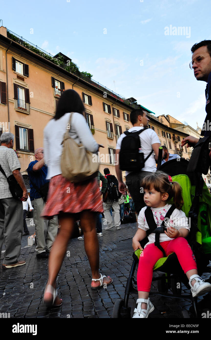 Piazza Navona ist für Besucher, Rom Italien Künstler skizzieren. Stockfoto